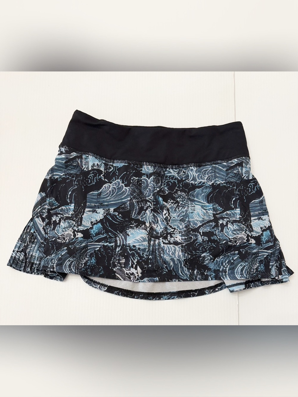 Lululemon Play Off The Pleats Skirt 
Eternal Wave Starlight Black Size 4